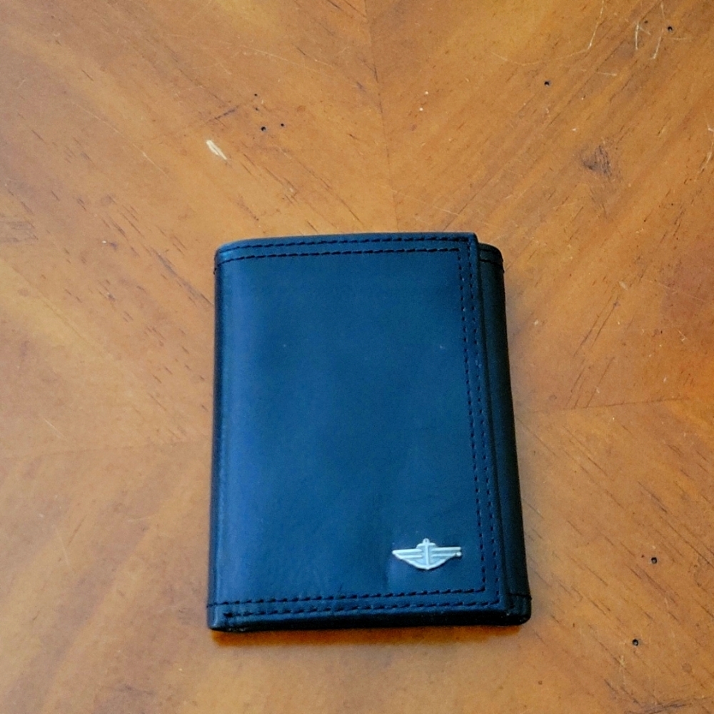 DOCKERS WALLET,  MEN'S BLACK LEATHER TRIFOLD